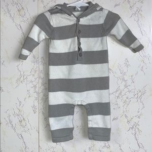 Old Navy One piece Sleeper Size 3-6 Months